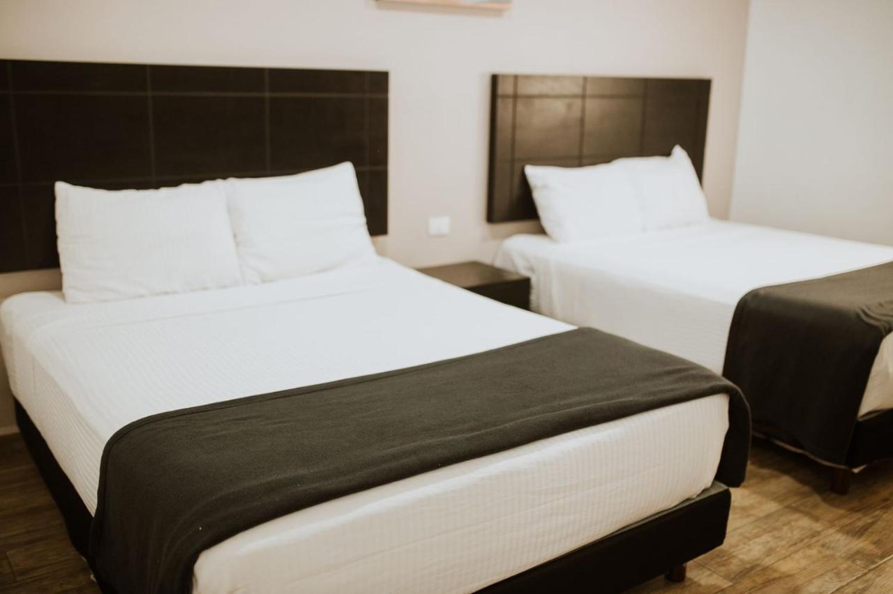 Hotel Capital Frontera Монклова Экстерьер фото